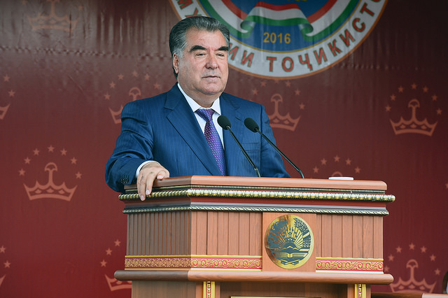 Лидер нации в Худжанде принял участие в праздничных торжествах, посвященных 25-й годовщине Государственной независимости