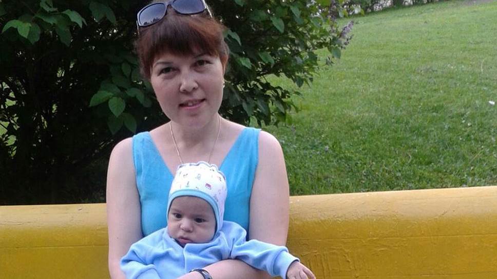 Усыновленного российской семьей ребенка заберут и отправят в Таджикистан