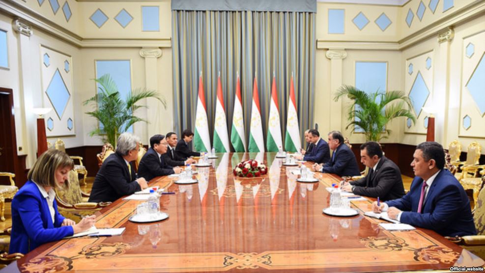 Таджикистану обещали выделить 460 миллионов долларов
