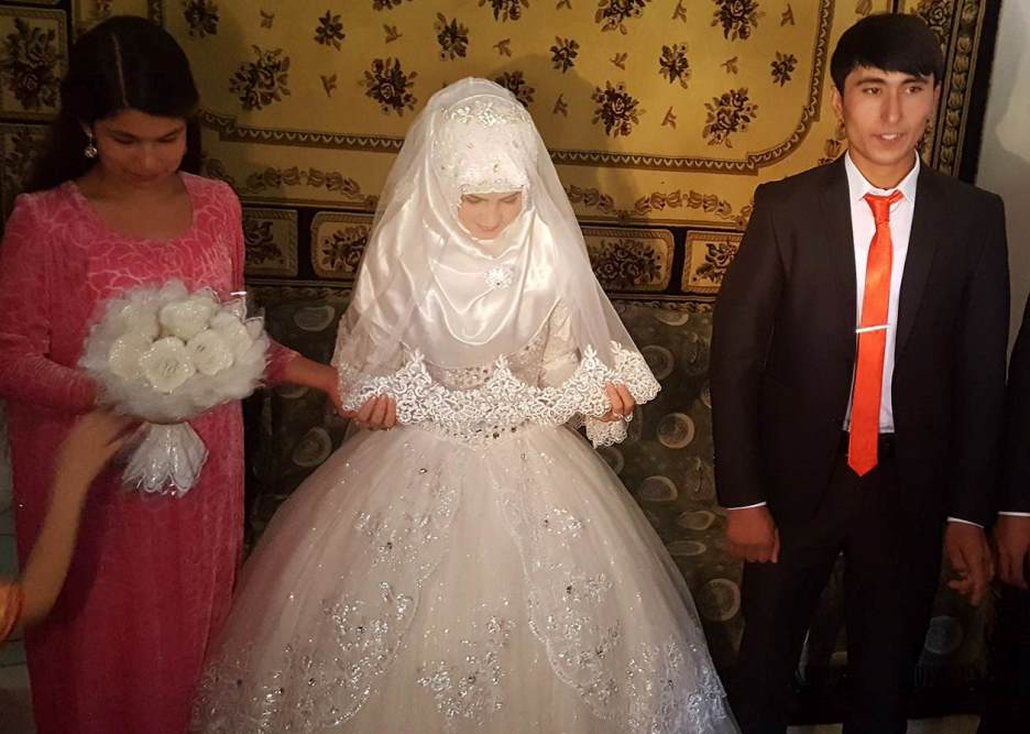 Таджикистан выйду замуж. Свадьба в Таджикистане. Свадьба таджиков. Свадебное платье у таджиков. Невесты Таджикистана.
