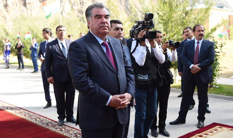 Президент поручил построить новую дорогу Душанбе-Тавильдара-Калъаи Хумб