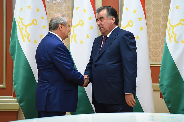 Президент страны Эмомали Рахмон встретился с Министром иностранных дел Республики Узбекистан Абдулазизом Камиловым