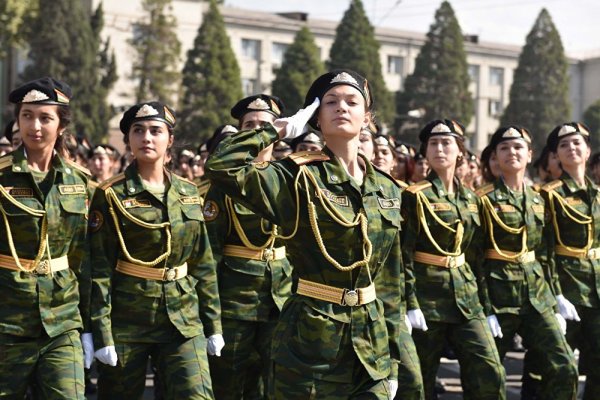 В Таджикистане парадным маршем прошли 25 тысяч военнослужащих