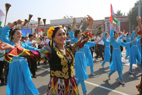 Шествие по случаю Дня независимости Республики Таджикистан