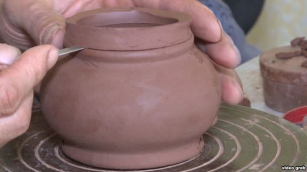 Как рождается таджикская керамика 