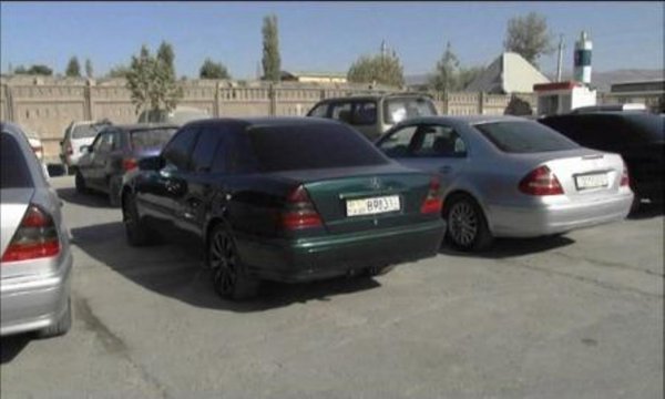 В Душанбе арестованы водители, устроившие автогонки в центре столицы