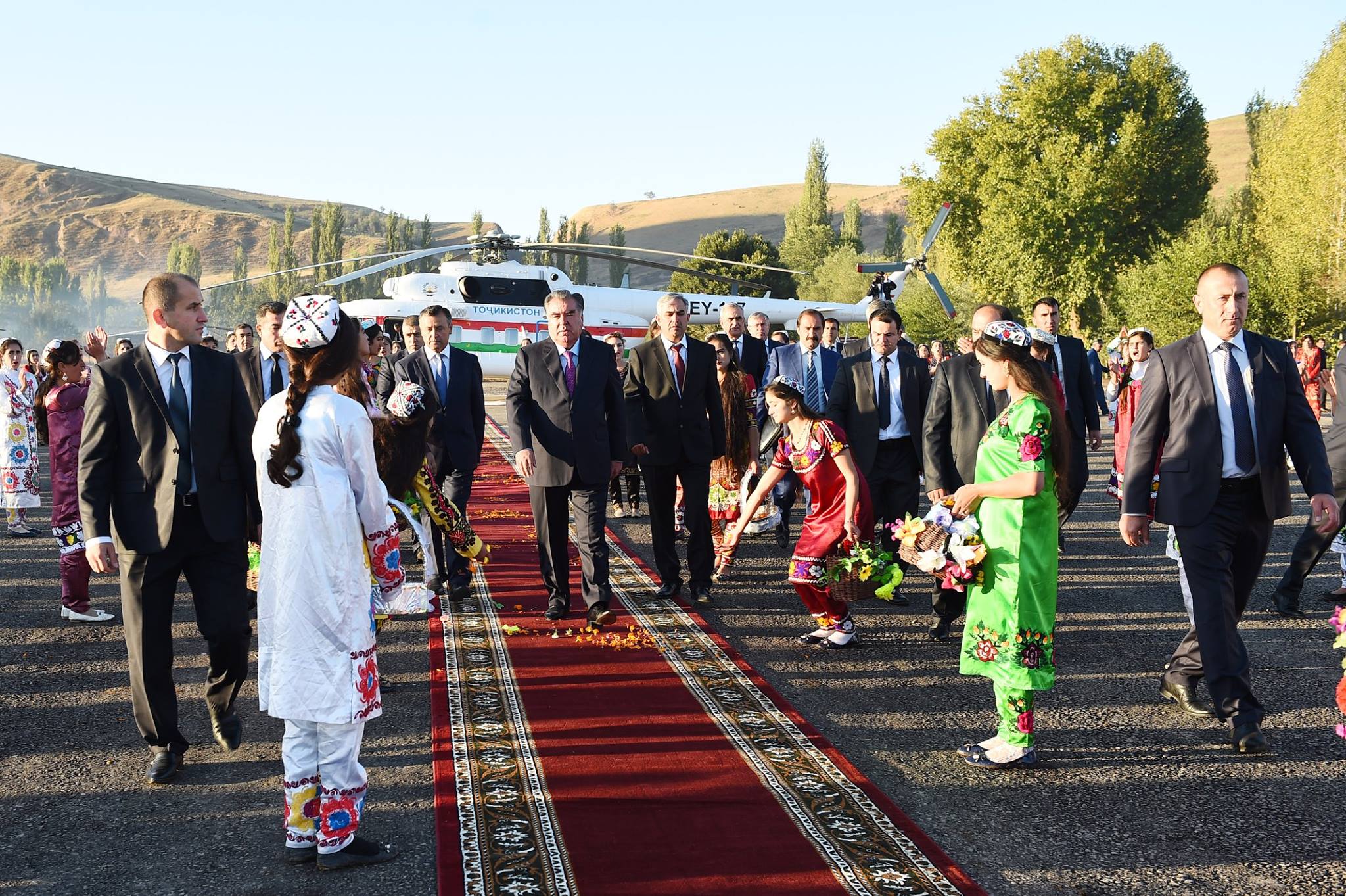 Лидер нации встретился с руководством, активом и жителями Восейского района