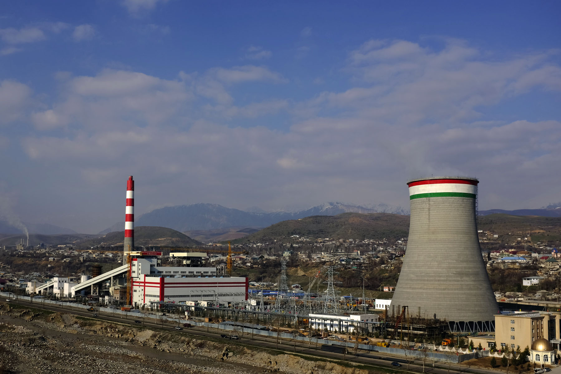 Около 35% запланированных в Душанбе объектов не готовы к приёму тепла