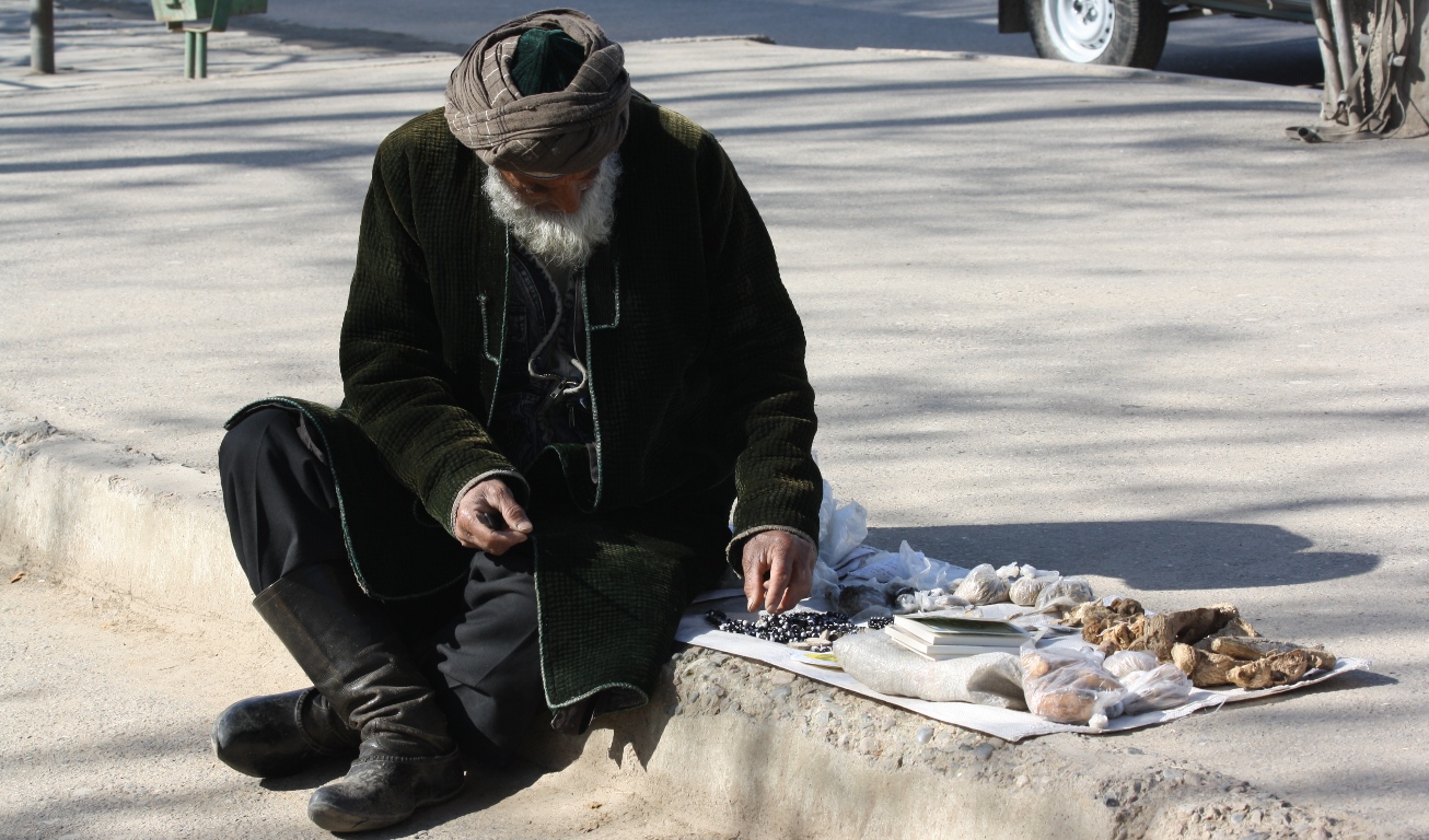 Мировой рейтинг благотворительности: таджикистанцы стали менее щедрыми