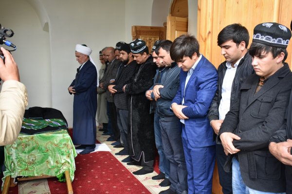 В Душанбе простились с Сафаром Сафаровым