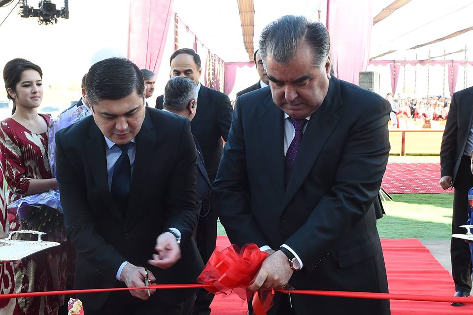 Эмомали Рахмон открыл Таджикский металлургический завод в Гиссаре, 5 ноября 2016 года