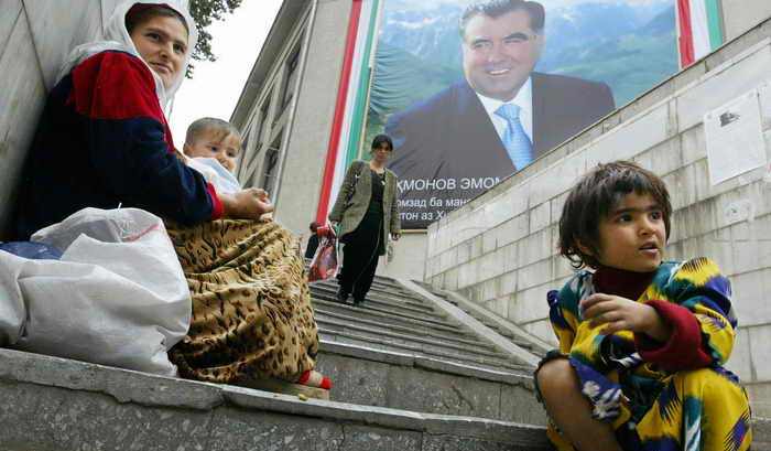 В Таджикистане создадут единый государственный реестр малоимущих семей