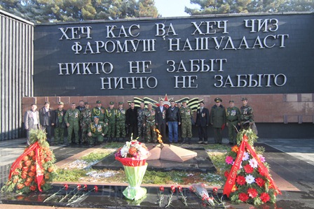 Участники пресс-клуба «Согдиана» почтут память героев-таджикистанцев