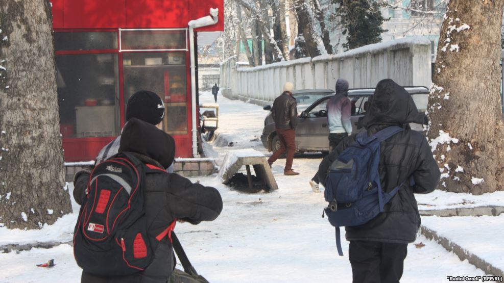 Жителей Таджикистана призвали запастись на зиму углем