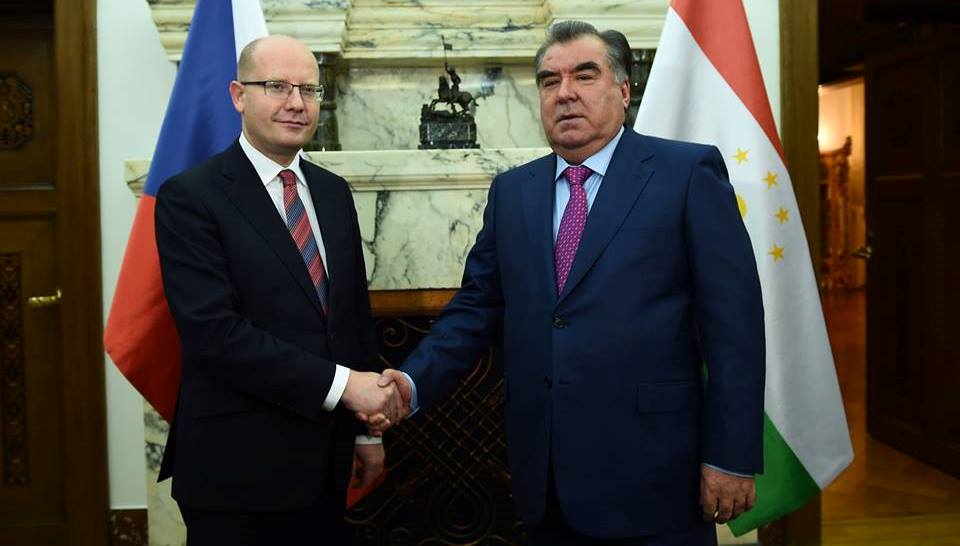 Президент Таджикистана встретился с премьер-министром Чехии