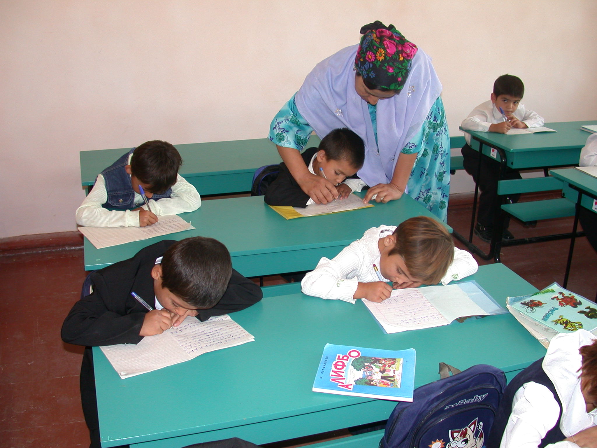 Таджикистан перейдет на 12-летнее образование в 2020 году