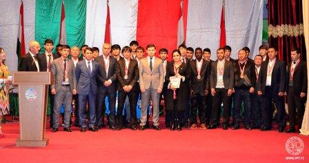Бронзовый призер чемпионата Таджикистана в первой лиге получил свои награды