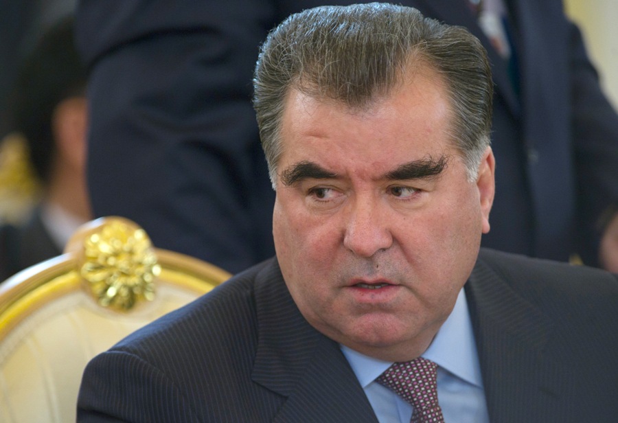 Президент Таджикистана сменил глав ряда районов