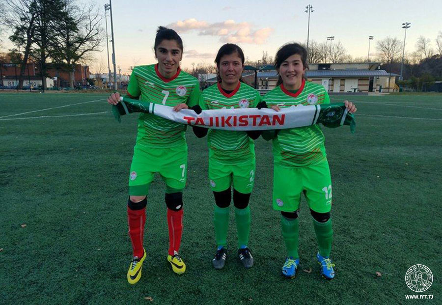 Таджикские футболистки проходят стажировку в США