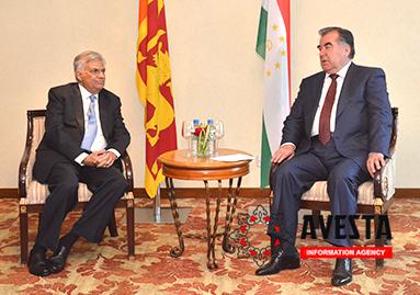 Э. Рахмон провел переговоры с премьер-министром Шри-Ланки