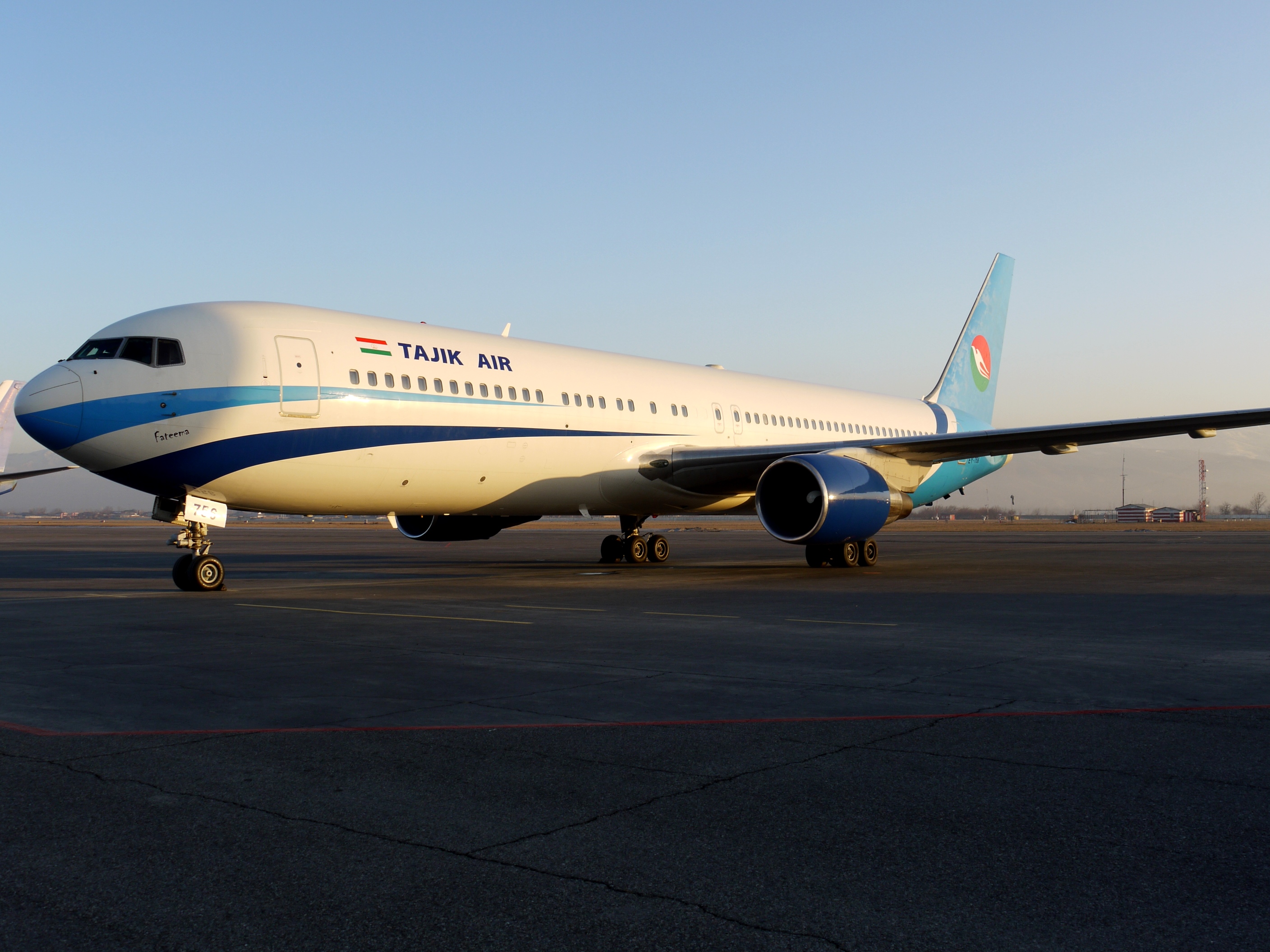 Самый большой самолёт Таджикистана приступил к выполнению рейсов