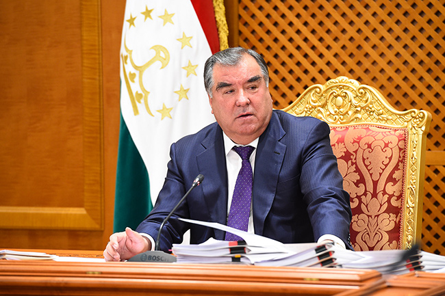 Эмомали Рахмон назвал 2016 год удачным годом для таджикского народа