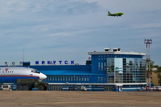 «Сомон Эйр»: Таджикистанцы ждут вылета в аэропорту Иркутска