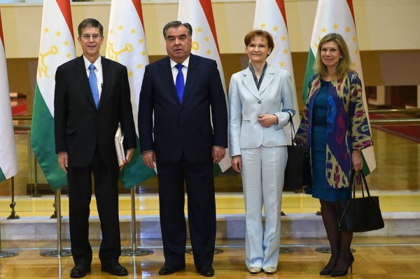 Эмомали Рахмон надеется, что Всемирный банк поддержит Таджикистан в условиях кризиса