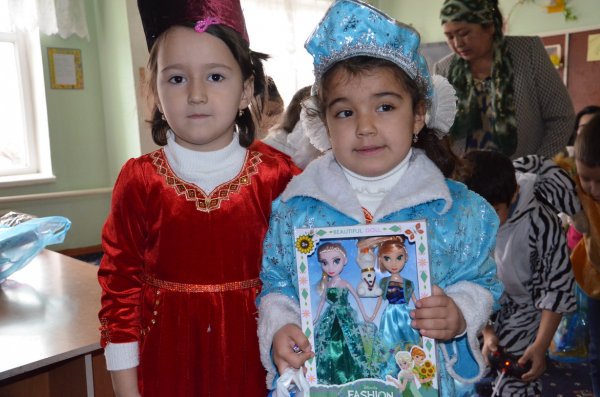 201-я РВБ поздравила детей дома-интерната №1 Душанбе с Новым Годом