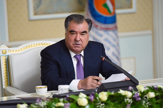 Эмомали Рахмон поставил перед правящей партией Таджикистана новые задачи