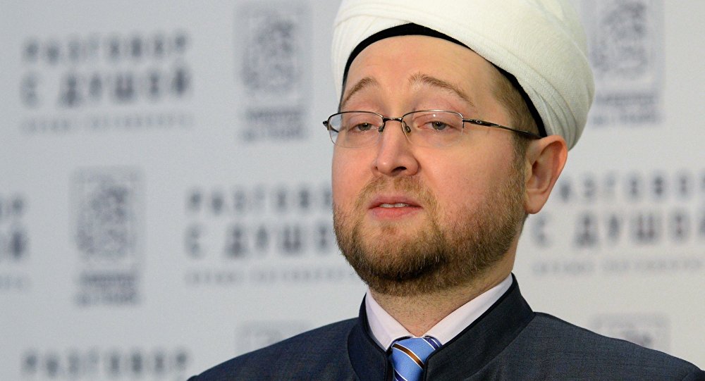 В Таджикистане бурно обсуждают заявление Московского муфтия в поддержку Комитета по делам религии