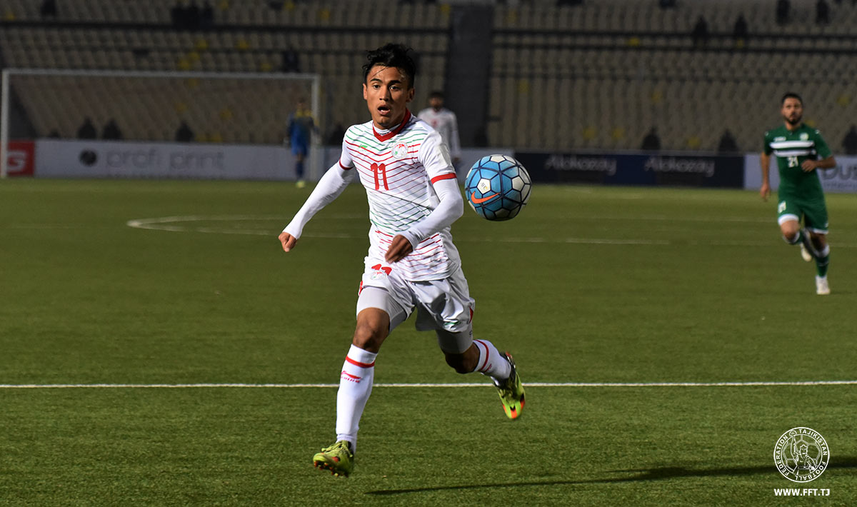 Таджикский футболист продолжит карьеру в чемпионате Бахрейна