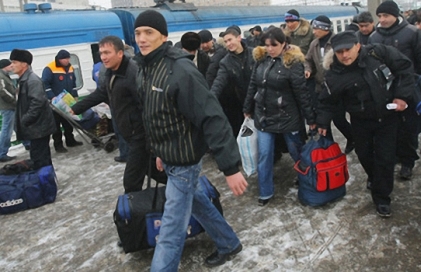 Количество таджикских мигрантов, выезжающих в Россию уменьшилось на 6%