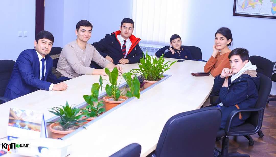 Члены «Клуба молодых предпринимателей» посетили филиал Банка Эсхата