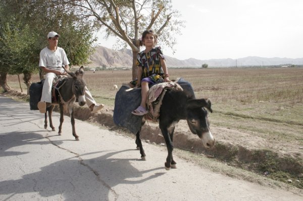Третья дочь – будет развод. Семейные традиции в Центральной Азии