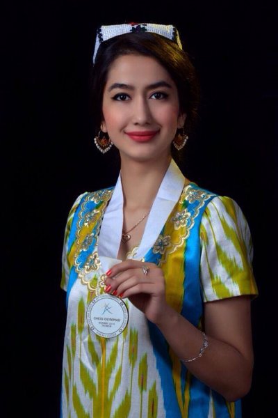 Таджикская спортсменка принимает участие в конкурсе «Самая красивая шахматистка»