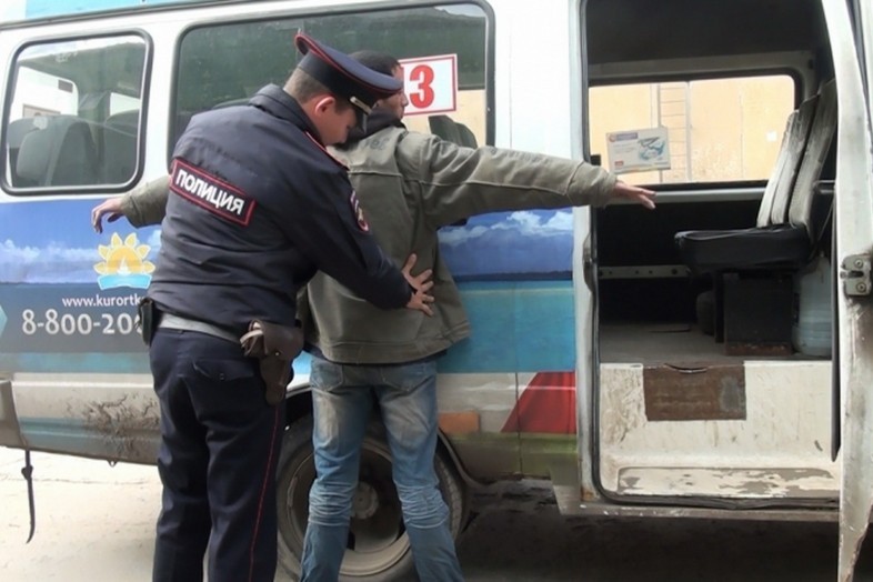 Беспредел по-люберцки. Российские полицейские мстят таджикским мигрантам за отказ платить дань