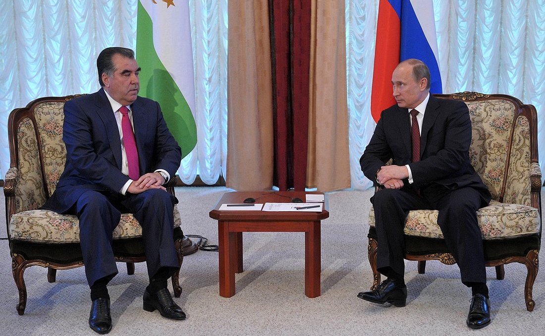 Путин и Рахмон обсудят пребывание в Таджикистане 201-й российской базы