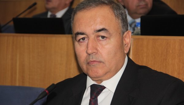 Таджикские депутаты против переноса начала учебного года на 1 августа
