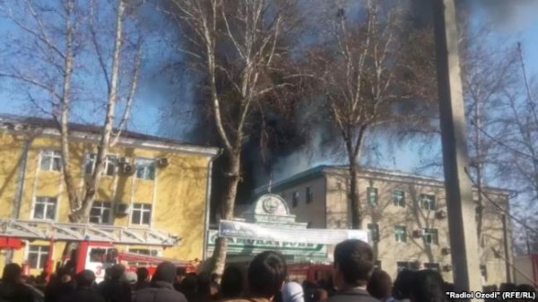 Пожар в главном здании “Амонатбанка” потушен