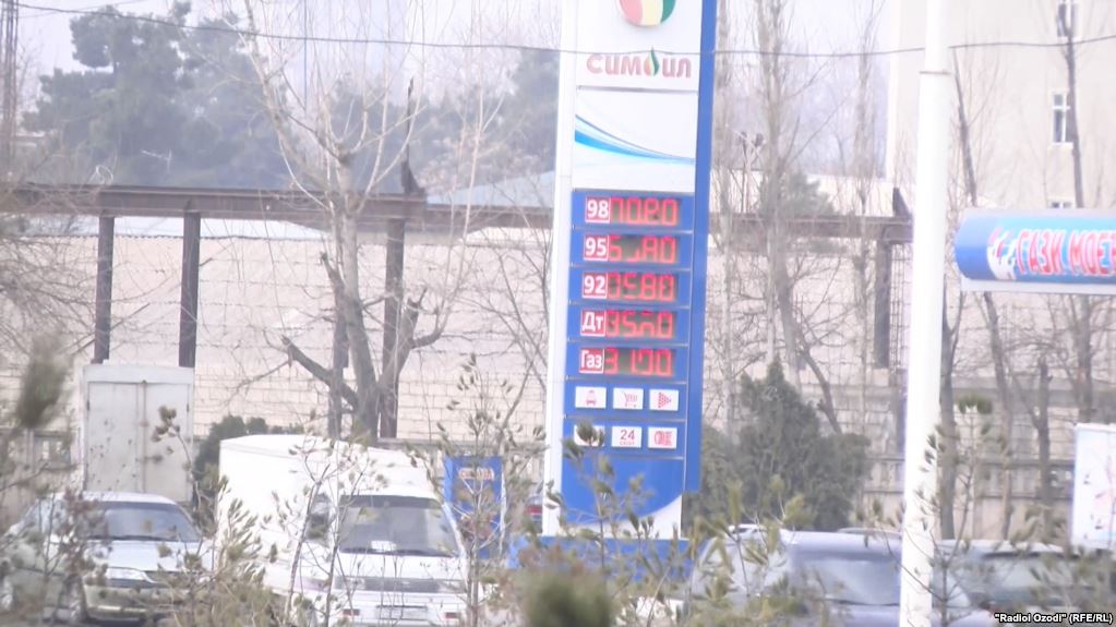 В Душанбе цена на бензин подскочила до 6 сомони