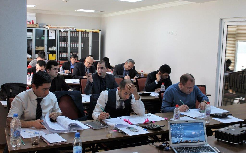 Сотрудников таджикских банков научат методам оценки движимого имущества