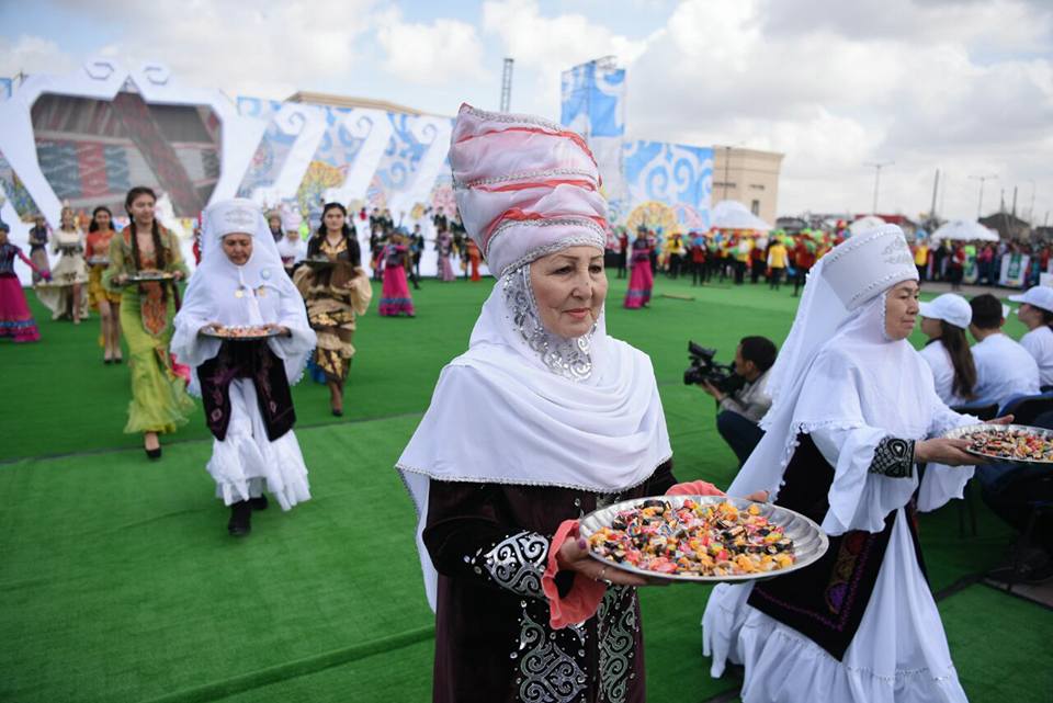 Делегация Худжанда отметила наврузовские торжества в городе-побратиме Шымкенте