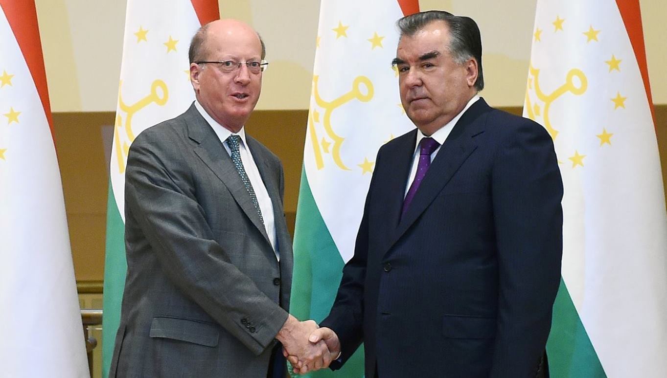 Президент Таджикистана принял первого вице-президента ЕБРР
