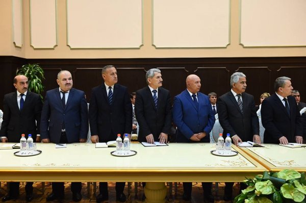 Эмомали Рахмон сменил ректоров пяти вузов Таджикистана