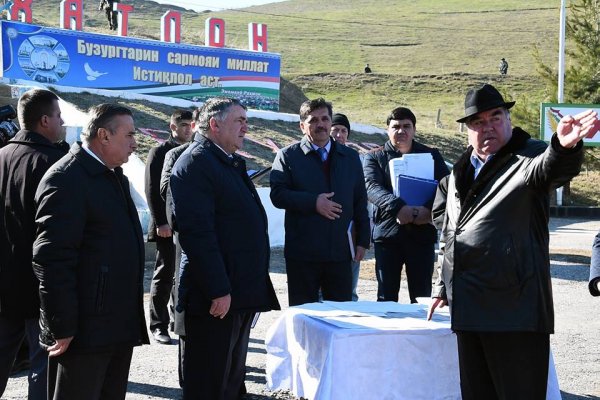 Автодорога Душанбе – Курган-Тюбе в ожидании депутатского «добра»