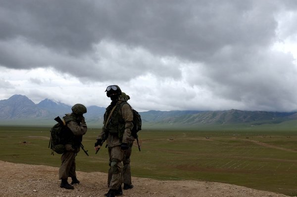 В Таджикистане завершились учения Вооруженных сил Таджикистана и России