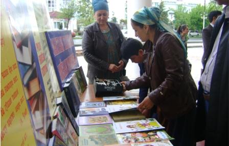 В Кулябе прошел Республиканский фестиваль, посвященный Неделе детской и юношеской книги