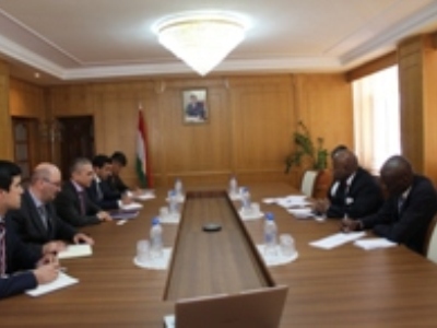 Таджикистан и Кот-д’Ивуар обсудили перспективы сотрудничества