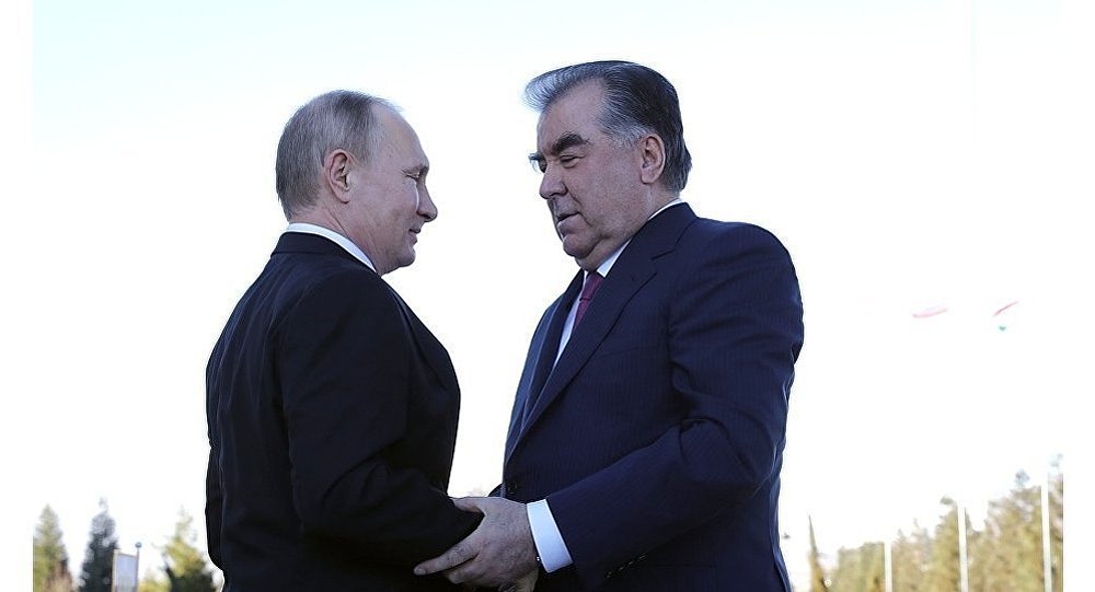 Путин пообщался с Рахмоном в Бишкеке